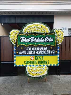 Papan Bunga Duka di Abang