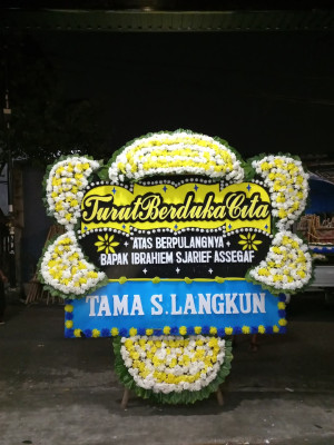 Papan Bunga Duka di Abang