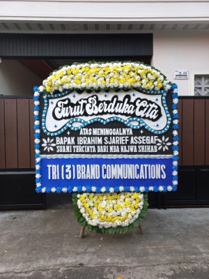 Papan Bunga Duka di Abang